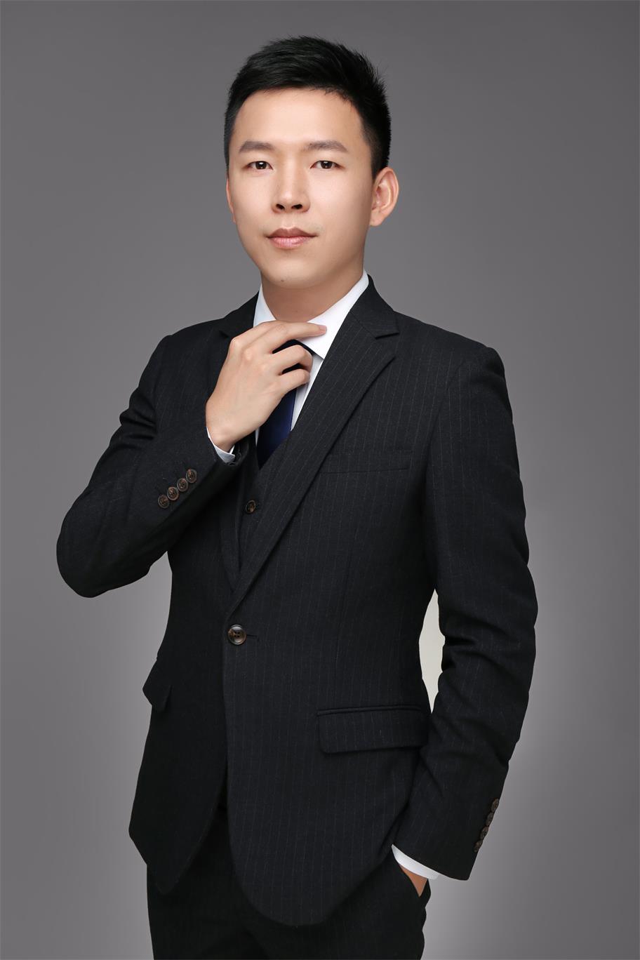 刘濒阳 视觉与舞美负责人